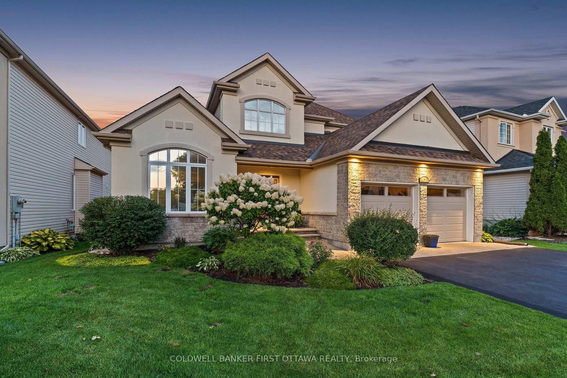 Photo 2 of 6 Blackshire Circle, Ottawa, Barrhaven - Stonebridge — HOMEH