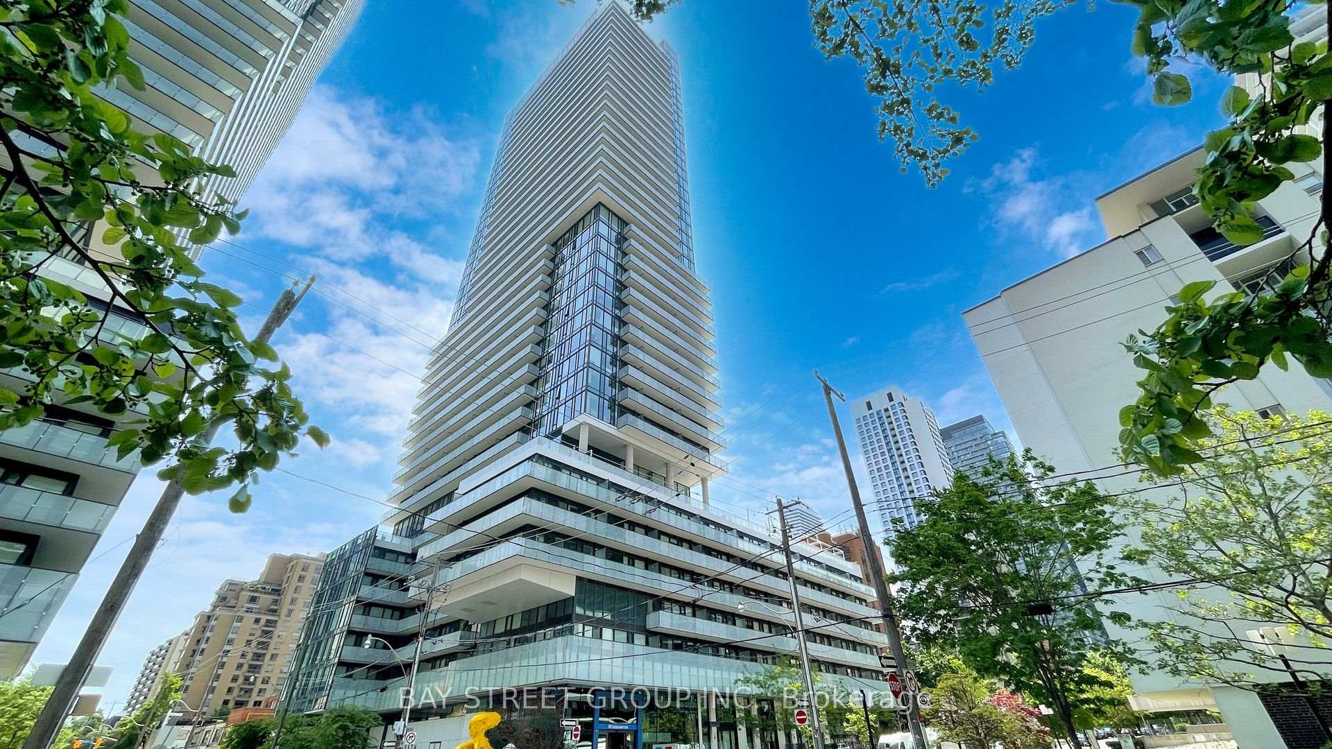 Photo 2 of Unit 3303, 161 Roehampton Avenue, Toronto, Mount Pleasant West — HOMEH