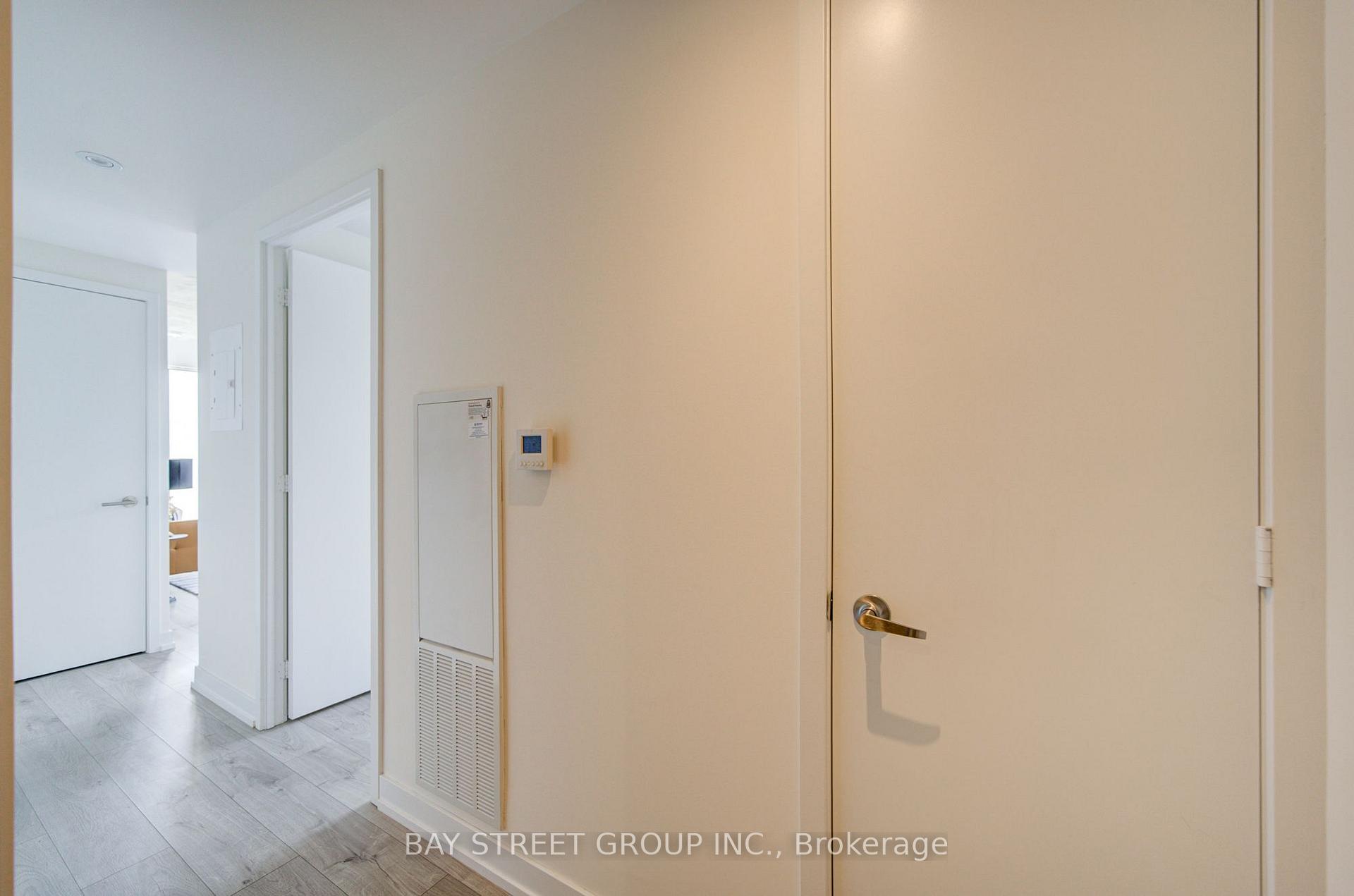 Photo 8 of Unit 3303, 161 Roehampton Avenue, Toronto, Mount Pleasant West — HOMEH