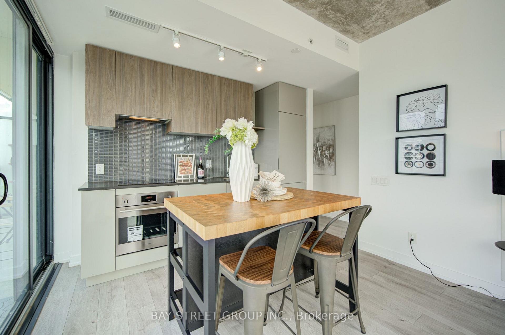Photo 14 of Unit 3303, 161 Roehampton Avenue, Toronto, Mount Pleasant West — HOMEH