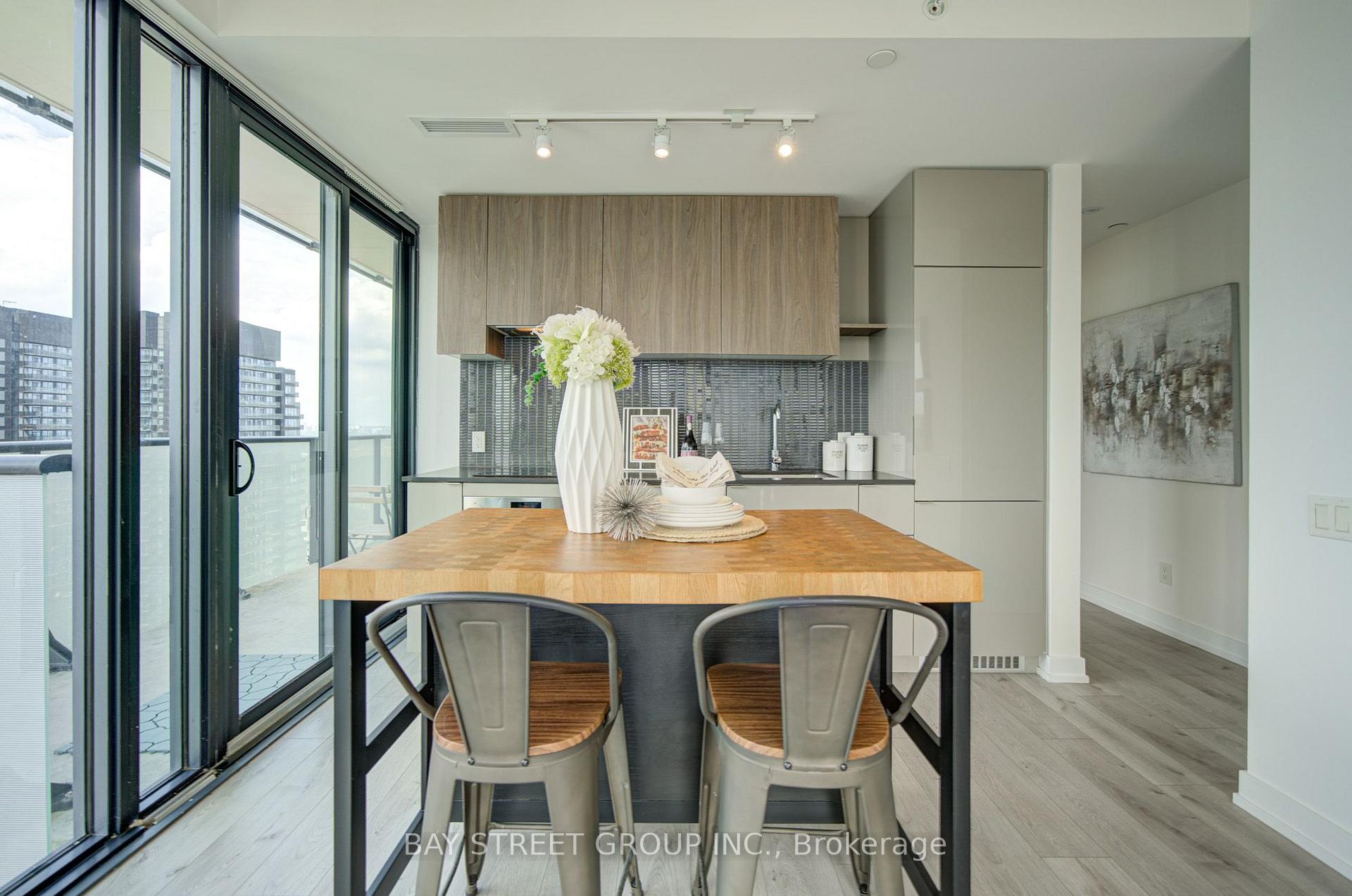 Photo 15 of Unit 3303, 161 Roehampton Avenue, Toronto, Mount Pleasant West — HOMEH