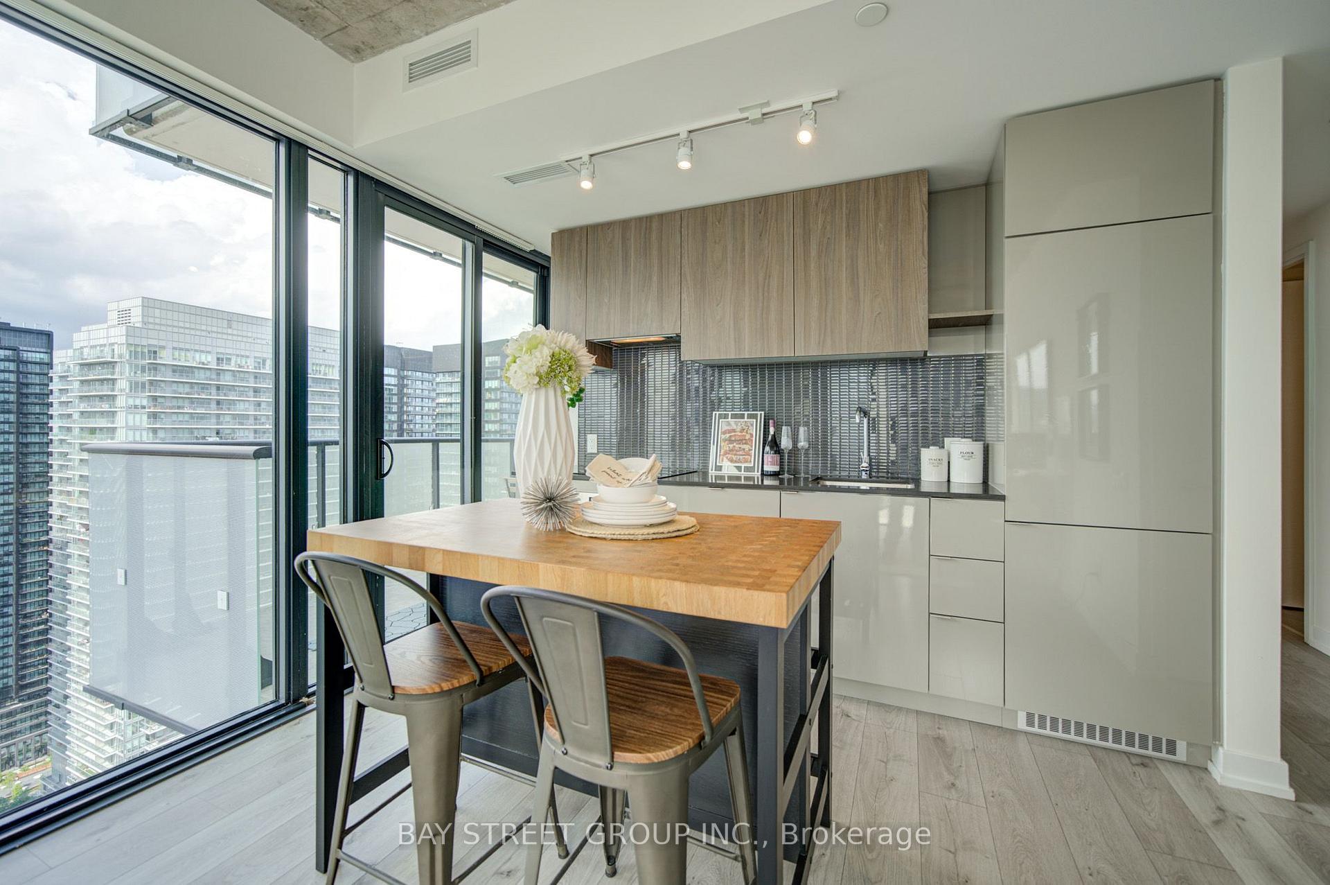 Photo 16 of Unit 3303, 161 Roehampton Avenue, Toronto, Mount Pleasant West — HOMEH