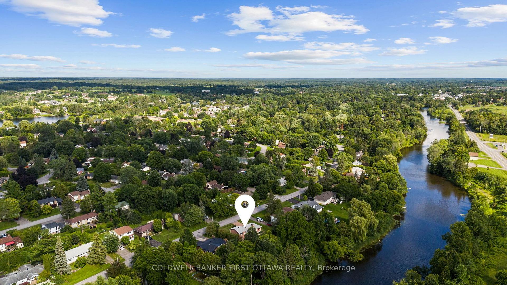 Photo 3 of 5310 Mclean Crescent, Ottawa, Manotick Long Island & Nicholls Island — HOMEH