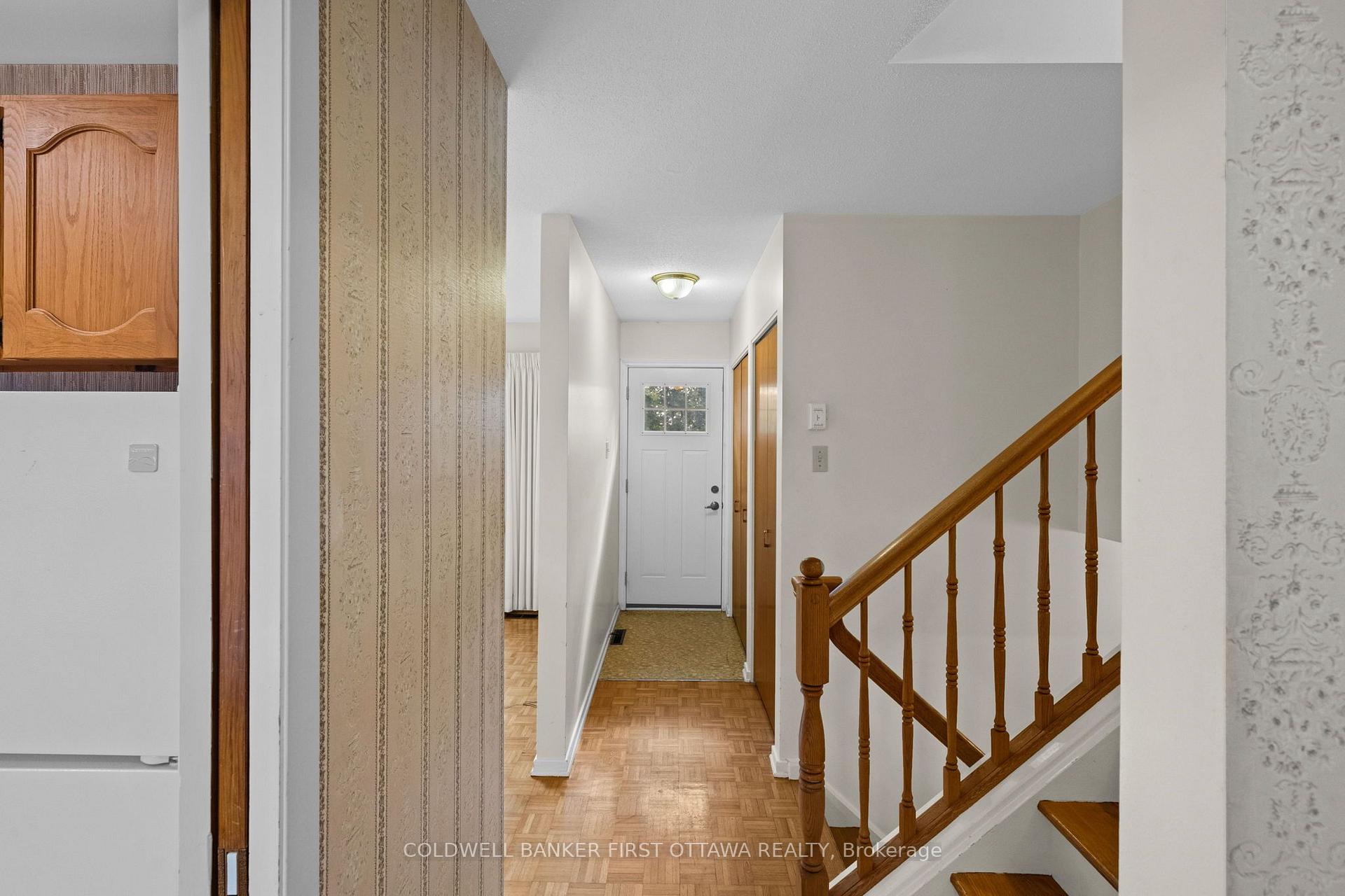 Photo 4 of 5310 Mclean Crescent, Ottawa, Manotick Long Island & Nicholls Island — HOMEH