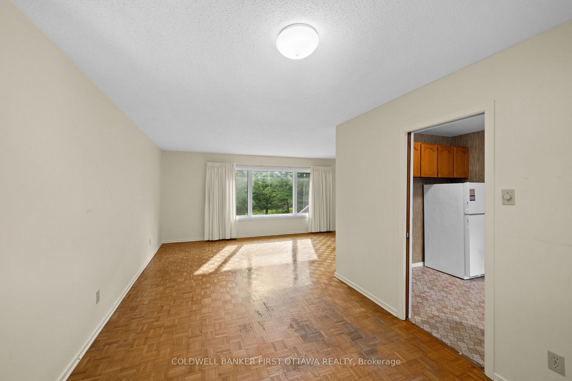 Photo 8 of 5310 Mclean Crescent, Ottawa, Manotick Long Island & Nicholls Island — HOMEH