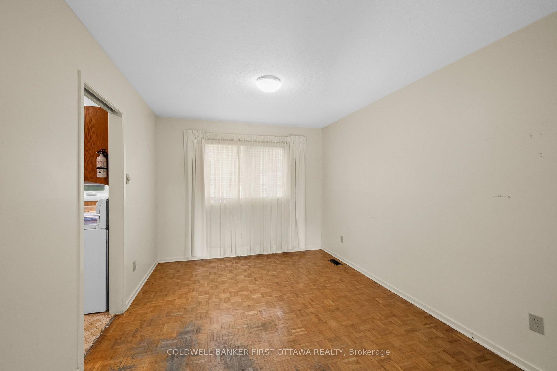 Photo 10 of 5310 Mclean Crescent, Ottawa, Manotick Long Island & Nicholls Island — HOMEH