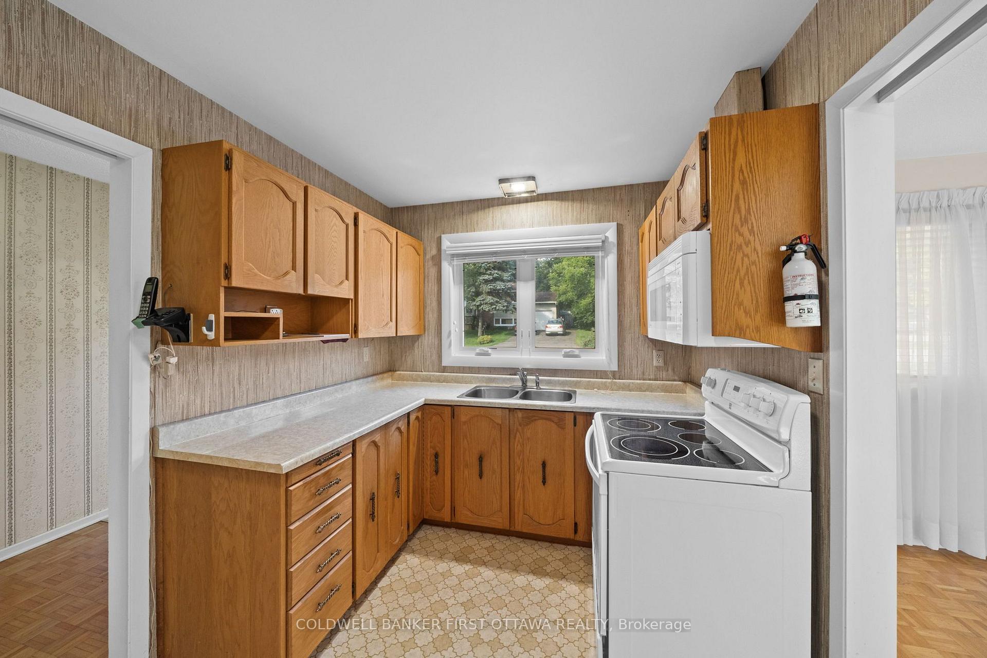 Photo 11 of 5310 Mclean Crescent, Ottawa, Manotick Long Island & Nicholls Island — HOMEH