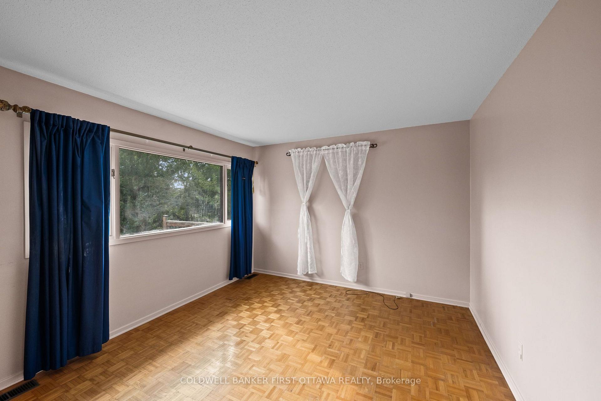 Photo 16 of 5310 Mclean Crescent, Ottawa, Manotick Long Island & Nicholls Island — HOMEH