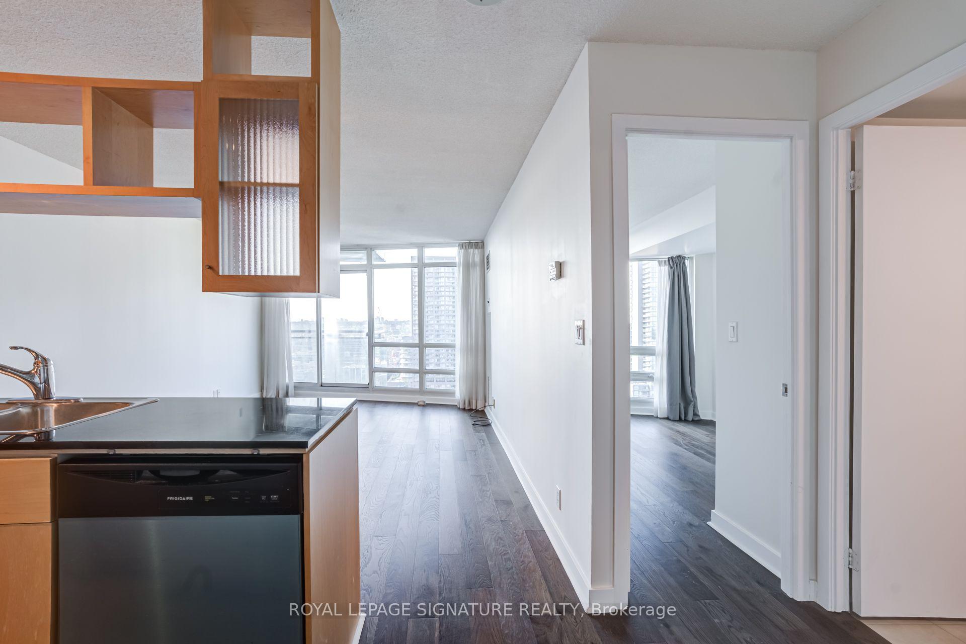 Photo 11 of Unit 3608, 397 Front Street W, Toronto, Waterfront Communities — HOMEH