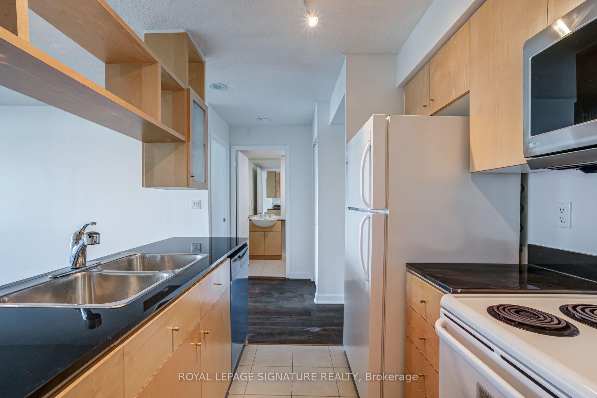 Photo 14 of Unit 3608, 397 Front Street W, Toronto, Waterfront Communities — HOMEH