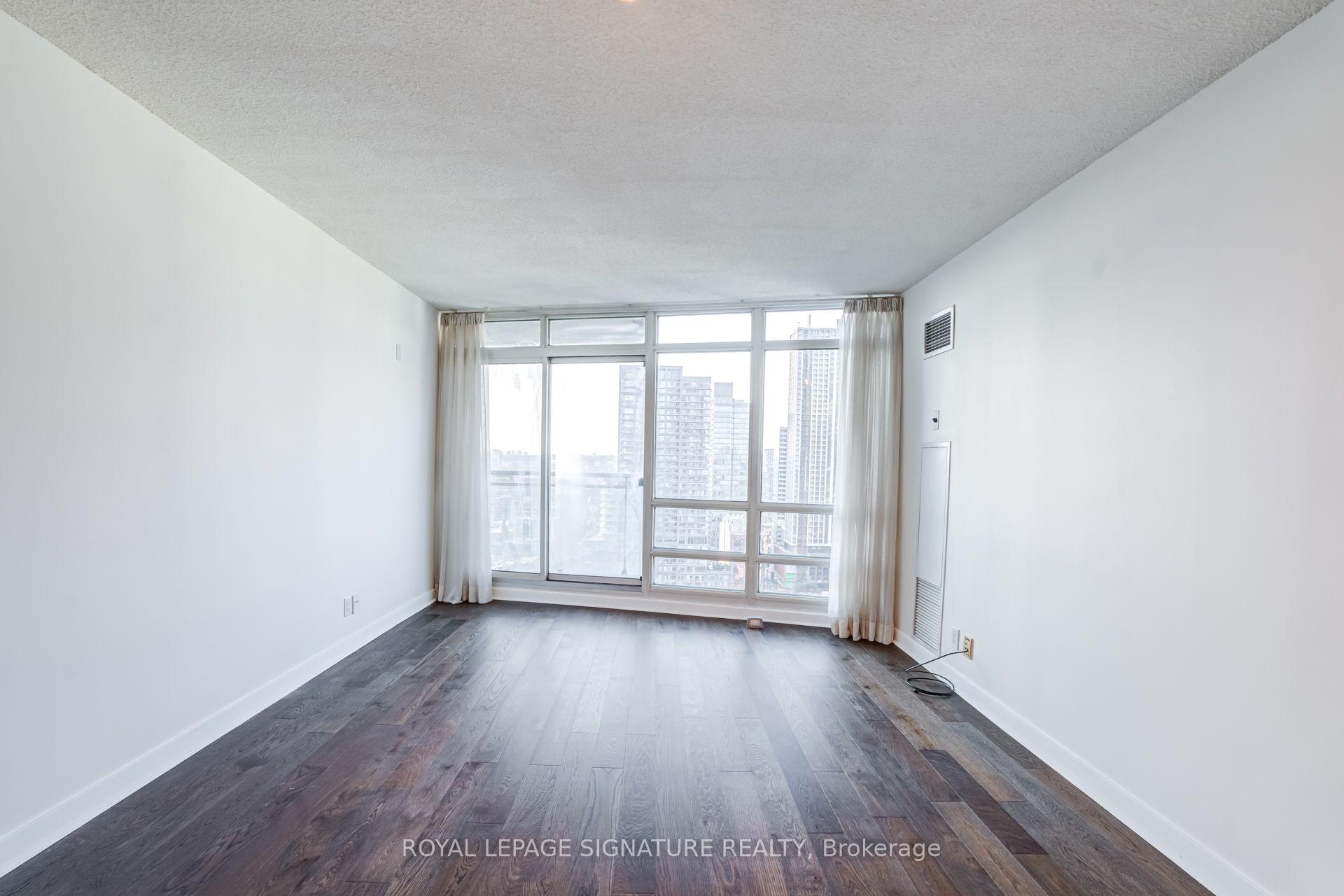 Photo 17 of Unit 3608, 397 Front Street W, Toronto, Waterfront Communities — HOMEH