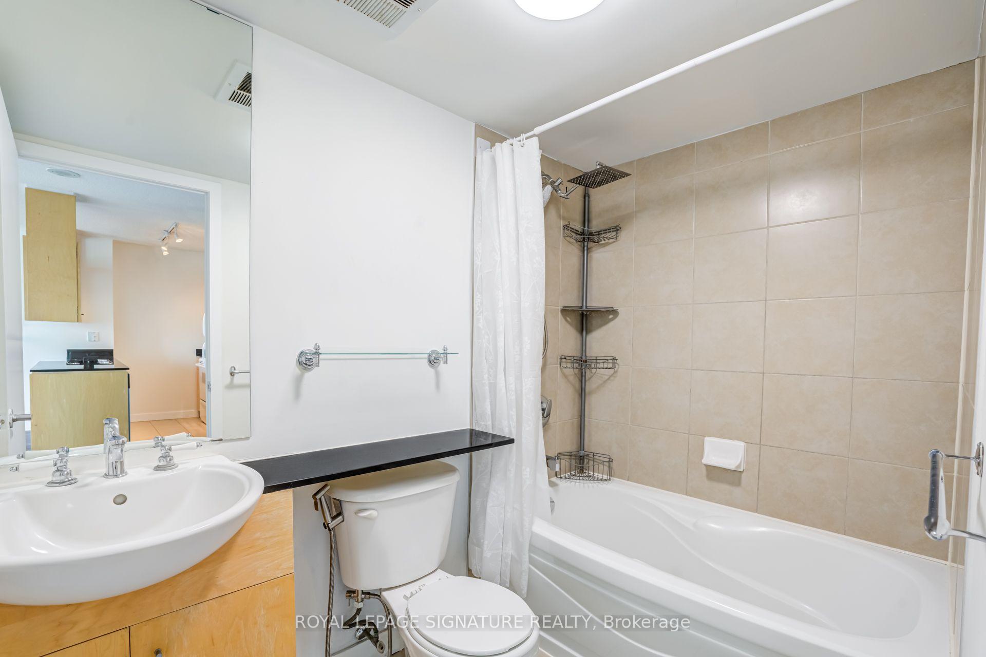 Photo 21 of Unit 3608, 397 Front Street W, Toronto, Waterfront Communities — HOMEH