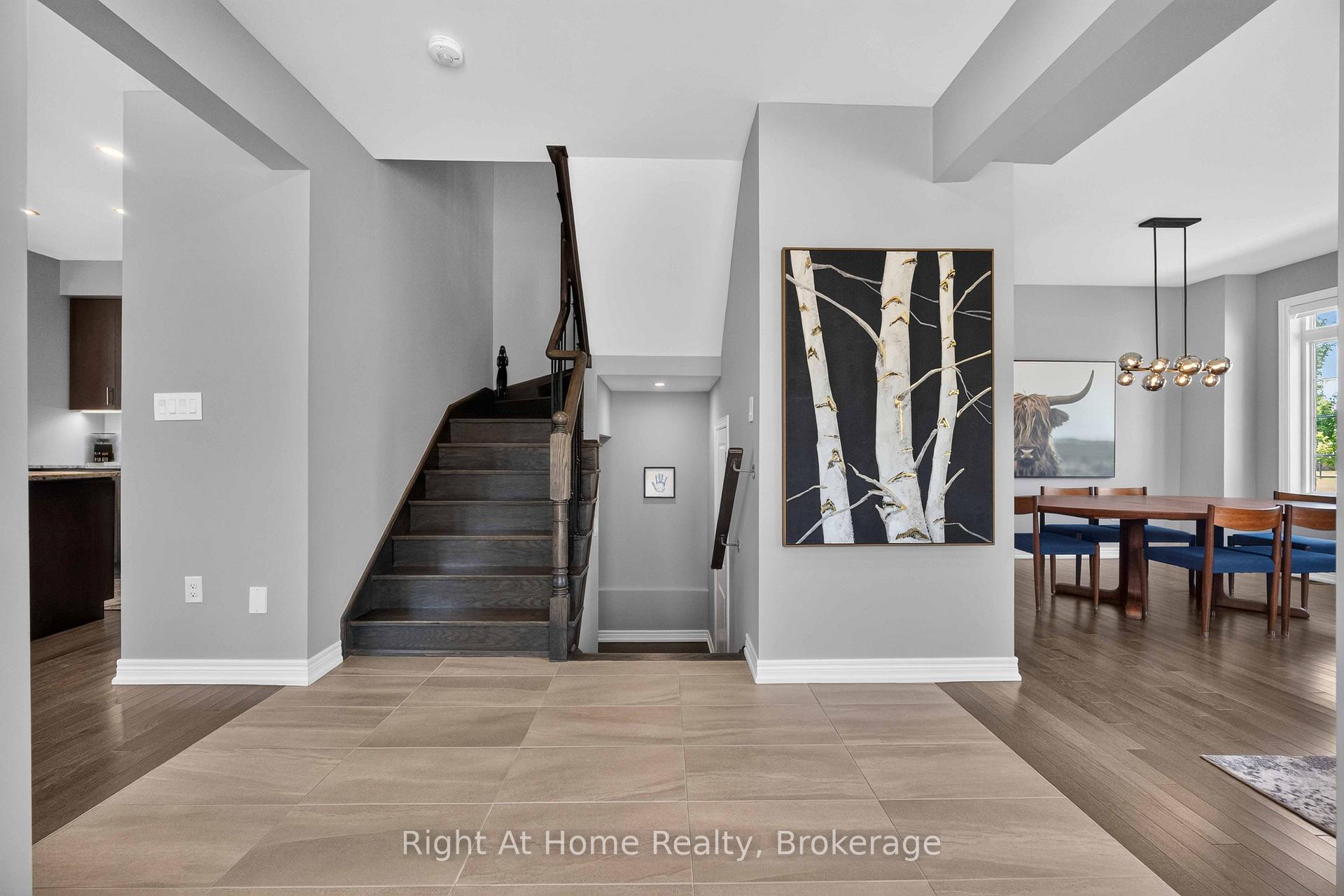 Photo 5 of 14 Elphee Lane, Markham, Cornell — HOMEH