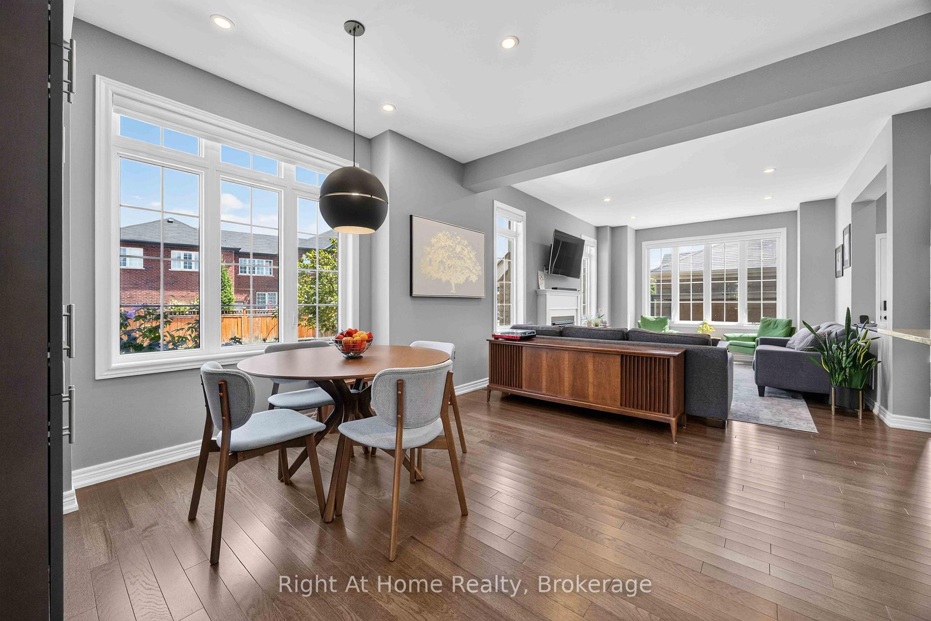 Photo 8 of 14 Elphee Lane, Markham, Cornell — HOMEH