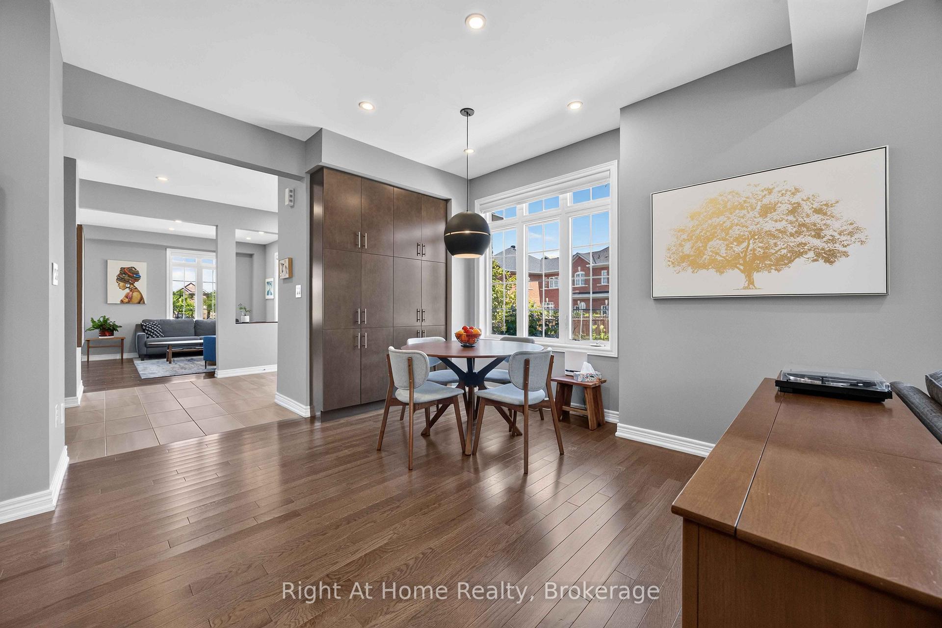 Photo 9 of 14 Elphee Lane, Markham, Cornell — HOMEH