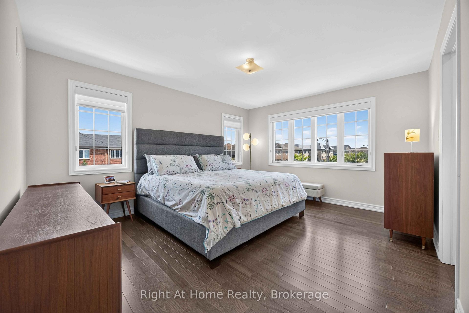 Photo 25 of 14 Elphee Lane, Markham, Cornell — HOMEH