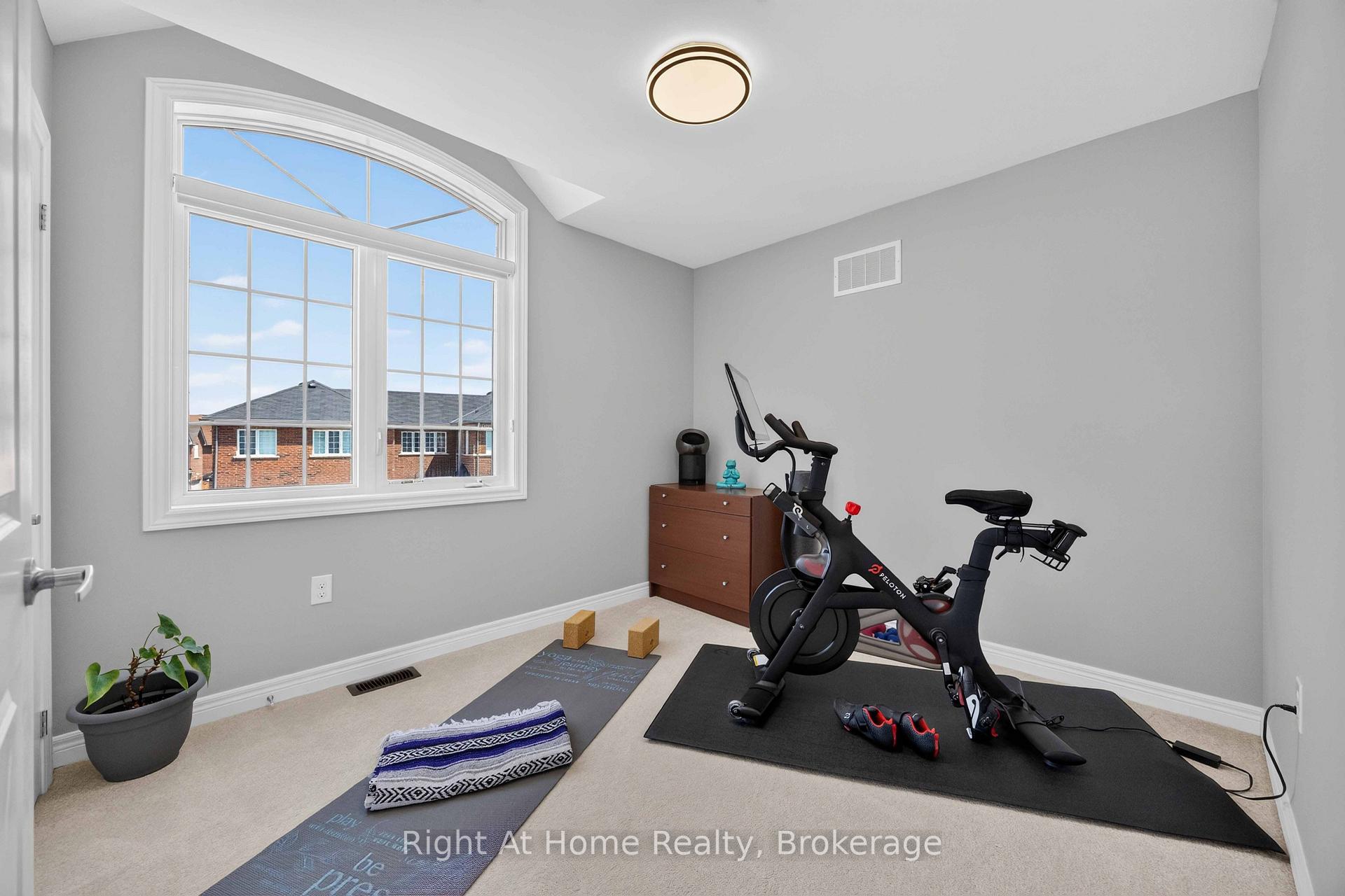 Photo 32 of 14 Elphee Lane, Markham, Cornell — HOMEH