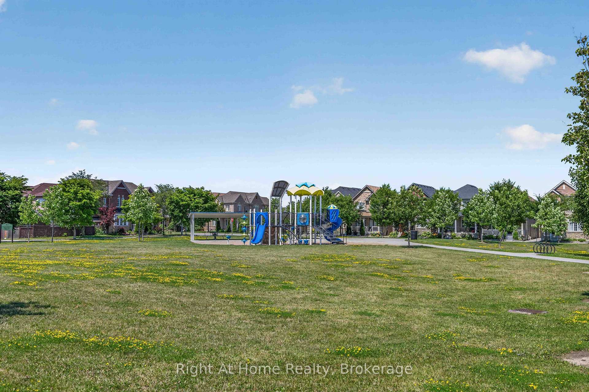 Photo 40 of 14 Elphee Lane, Markham, Cornell — HOMEH