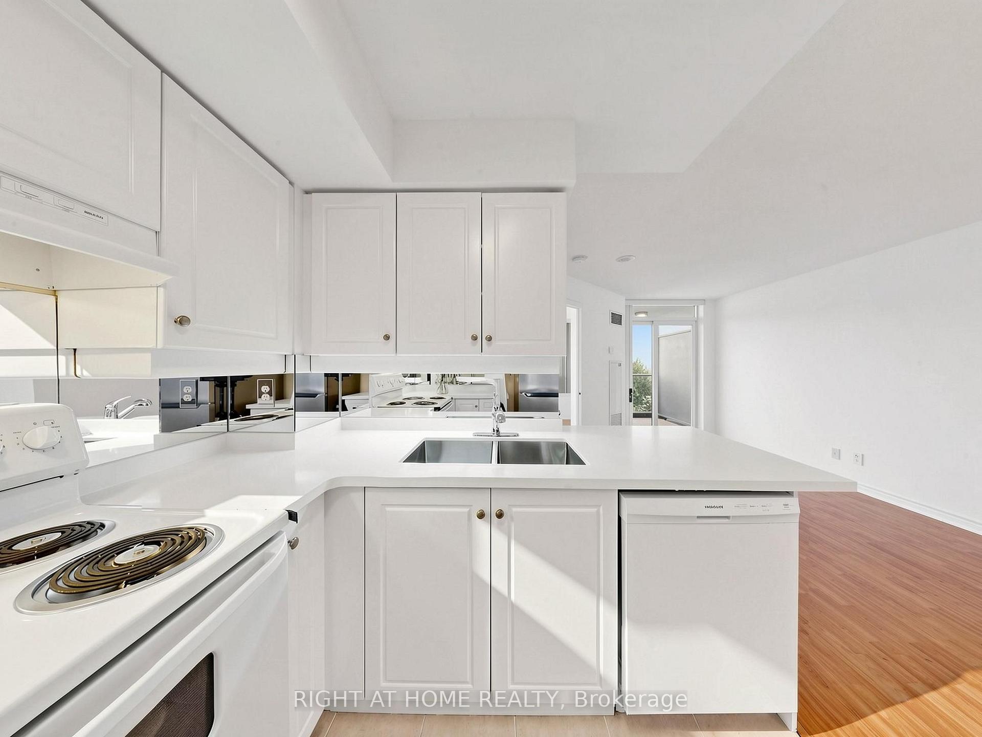 Photo 23 of Unit 606, 8 Rean Drive, North York, Bayview Village — HOMEH