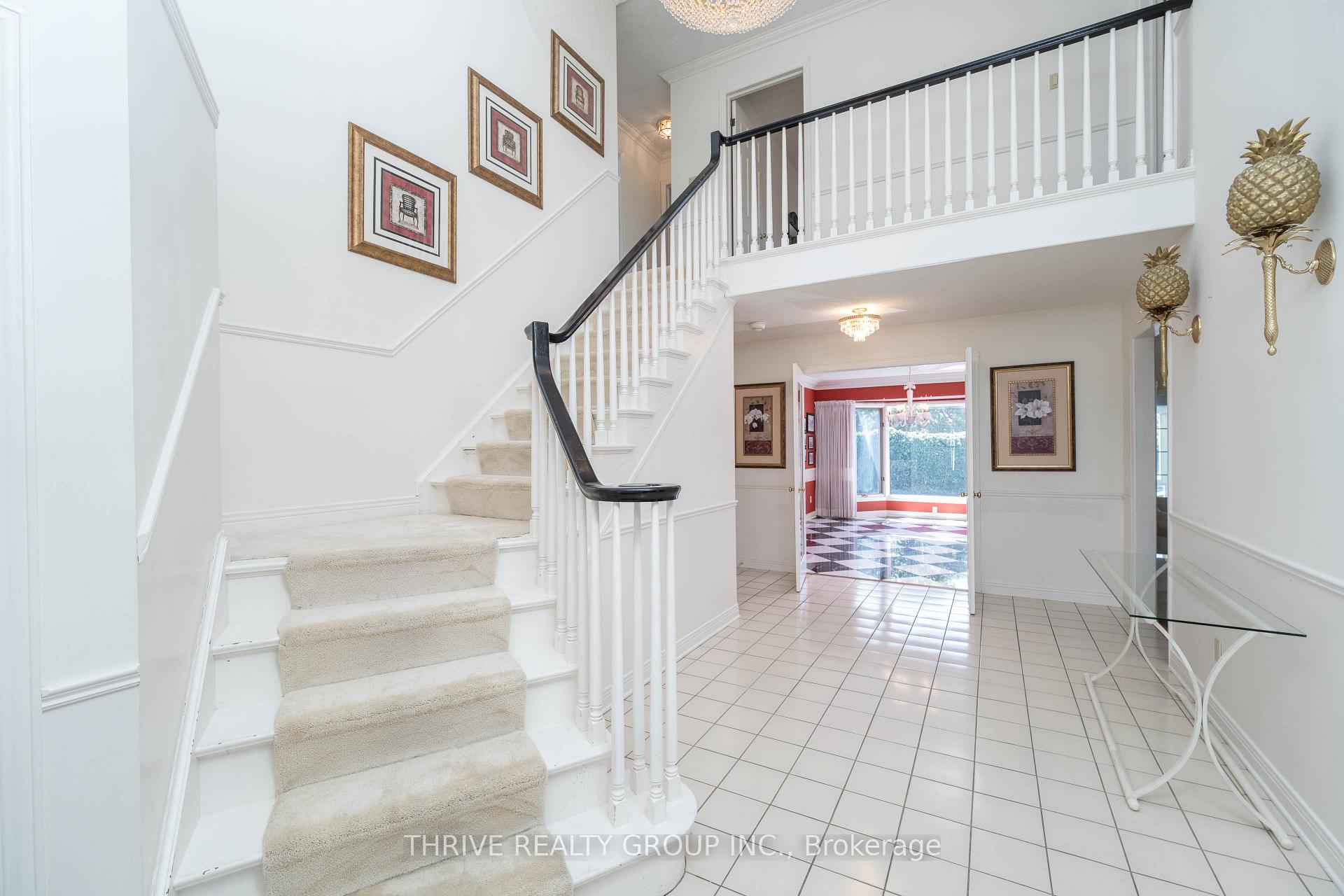 Photo 4 of 115 Pine Valley Drive, London, South N — HOMEH