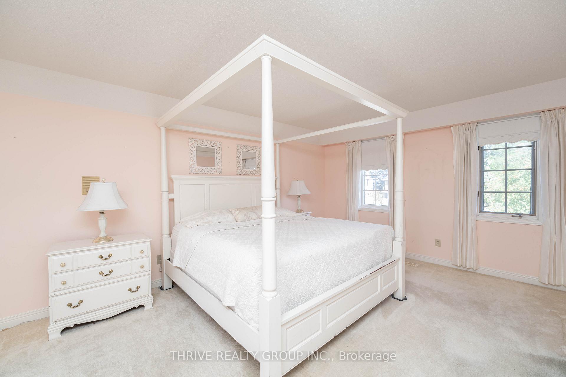 Photo 21 of 115 Pine Valley Drive, London, South N — HOMEH