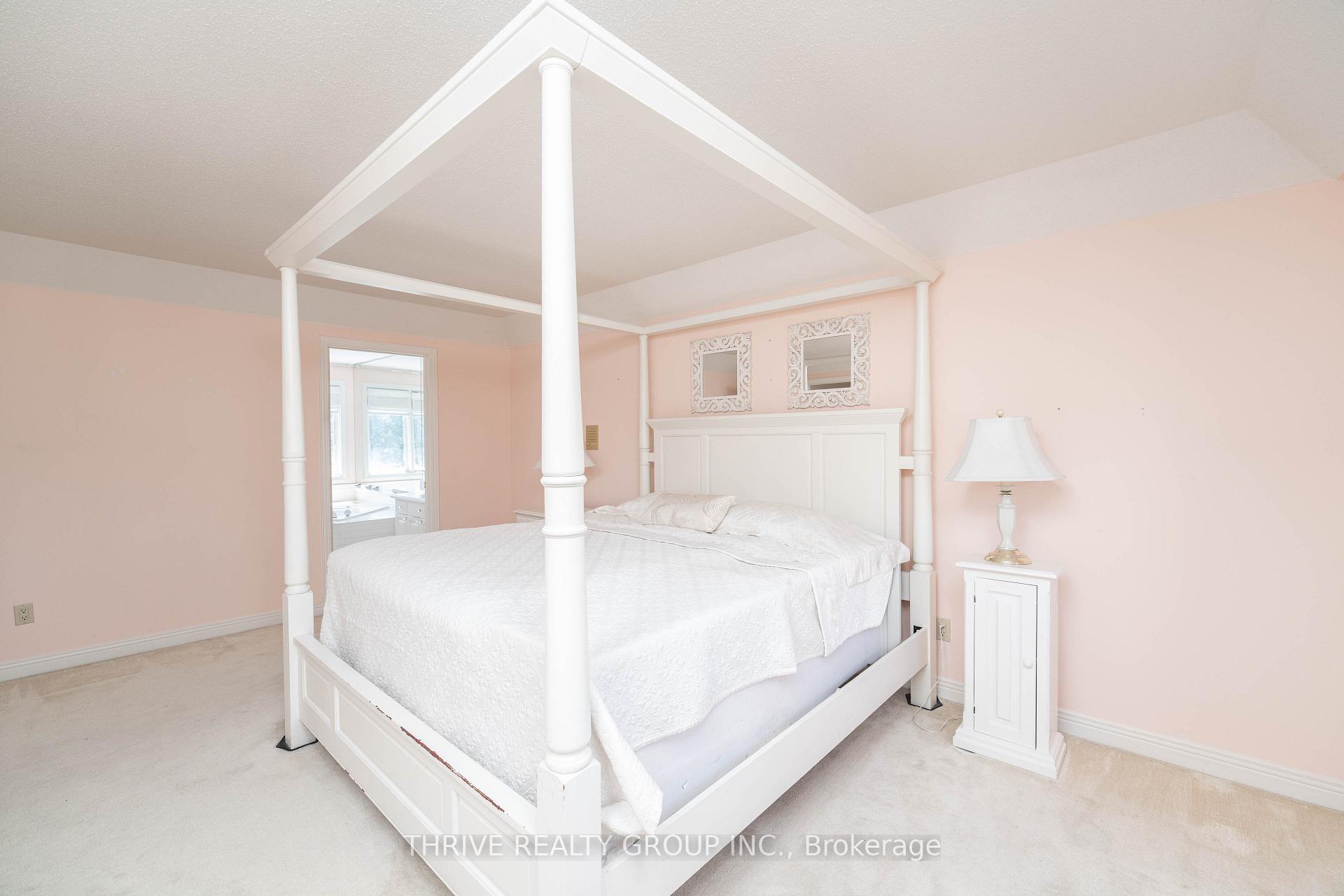 Photo 22 of 115 Pine Valley Drive, London, South N — HOMEH
