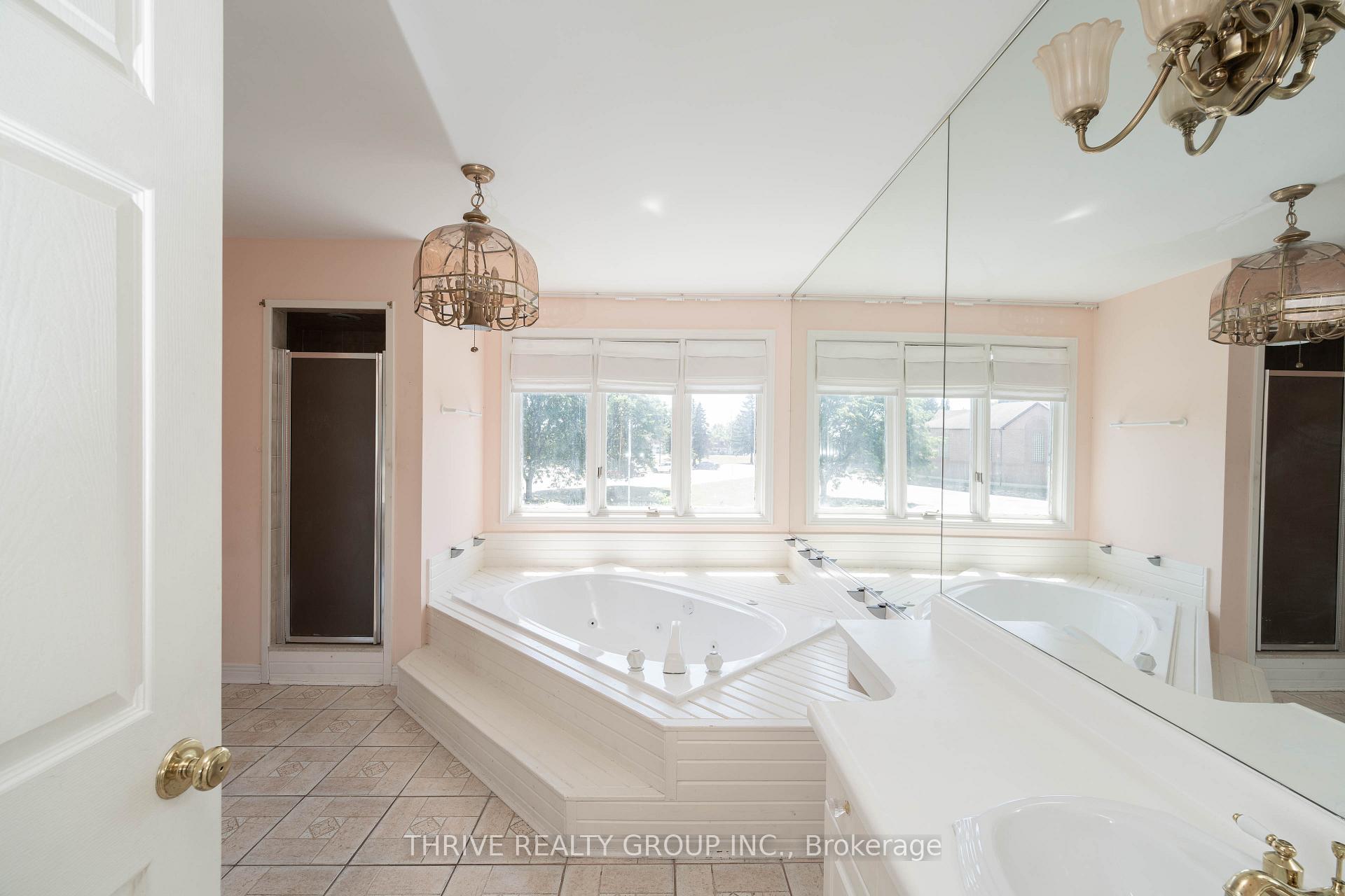 Photo 24 of 115 Pine Valley Drive, London, South N — HOMEH