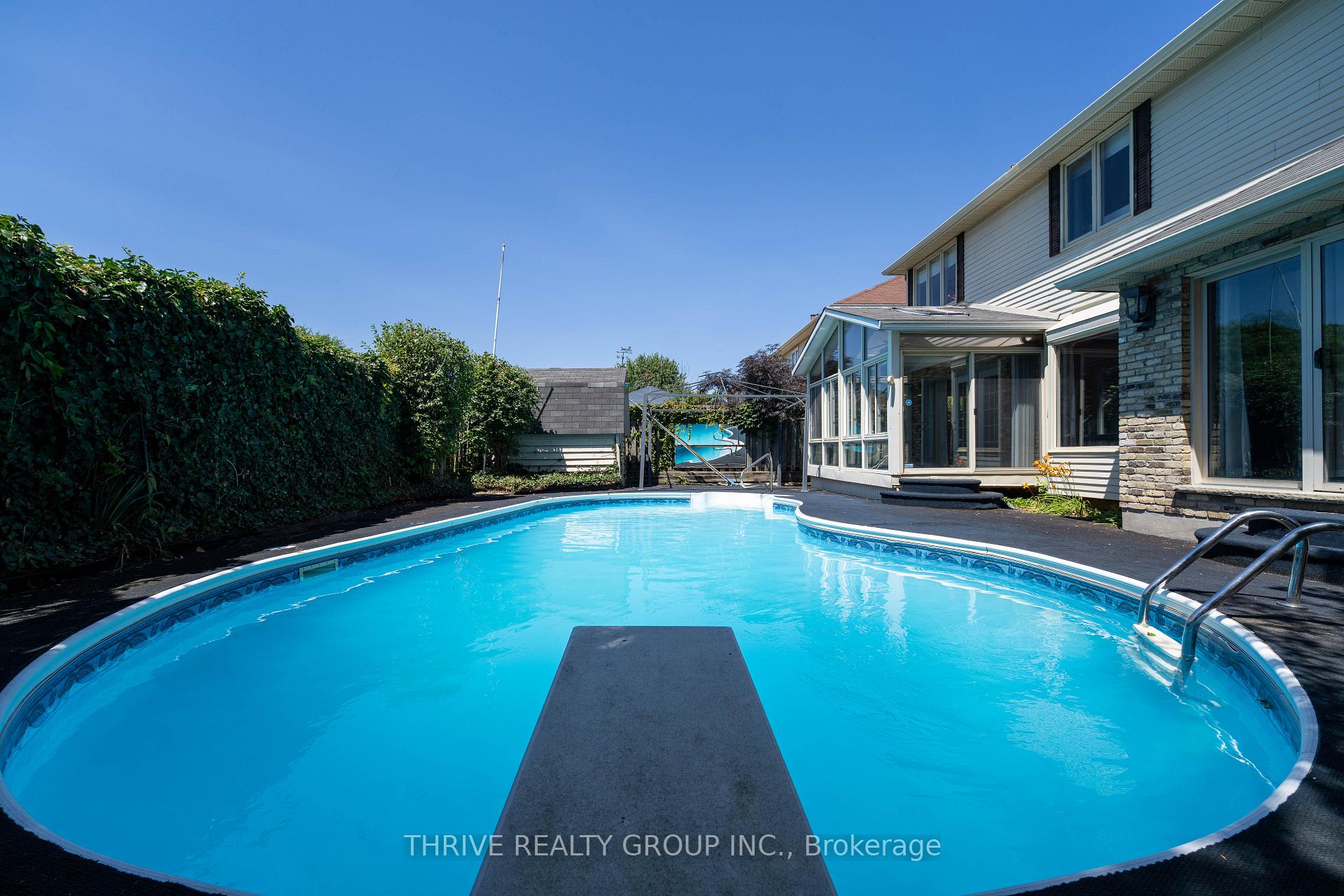 Photo 36 of 115 Pine Valley Drive, London, South N — HOMEH