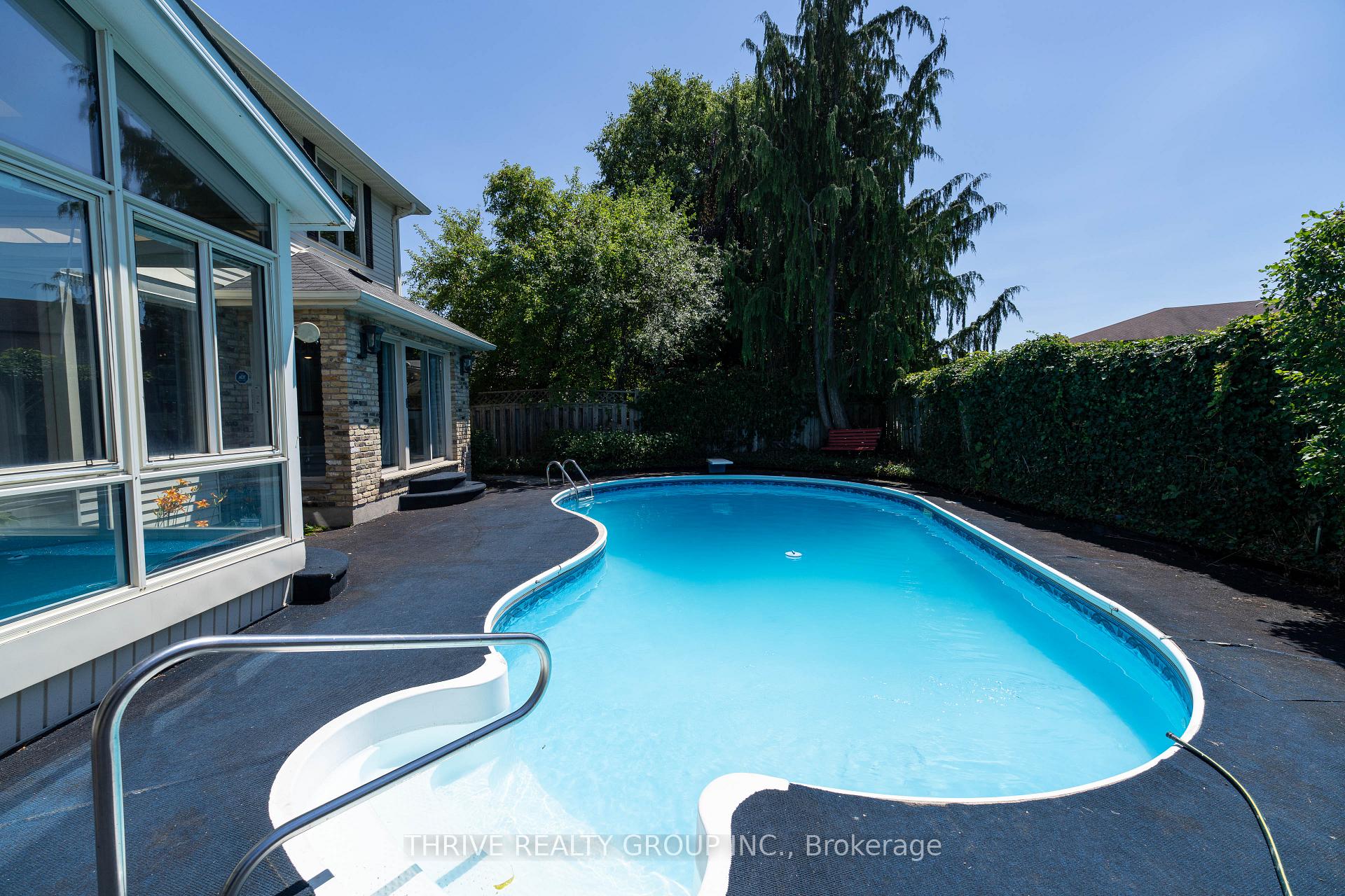 Photo 38 of 115 Pine Valley Drive, London, South N — HOMEH