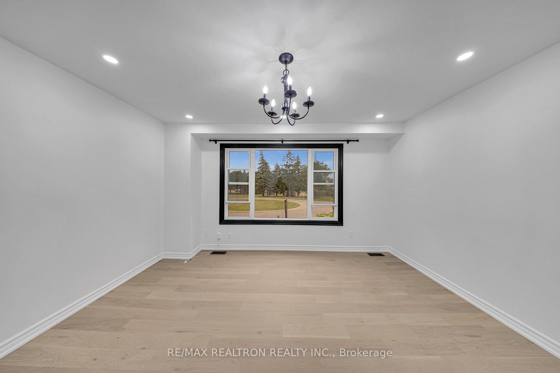 Photo 5 of 14 Grassmere Avenue, Oshawa, Lakeview — HOMEH