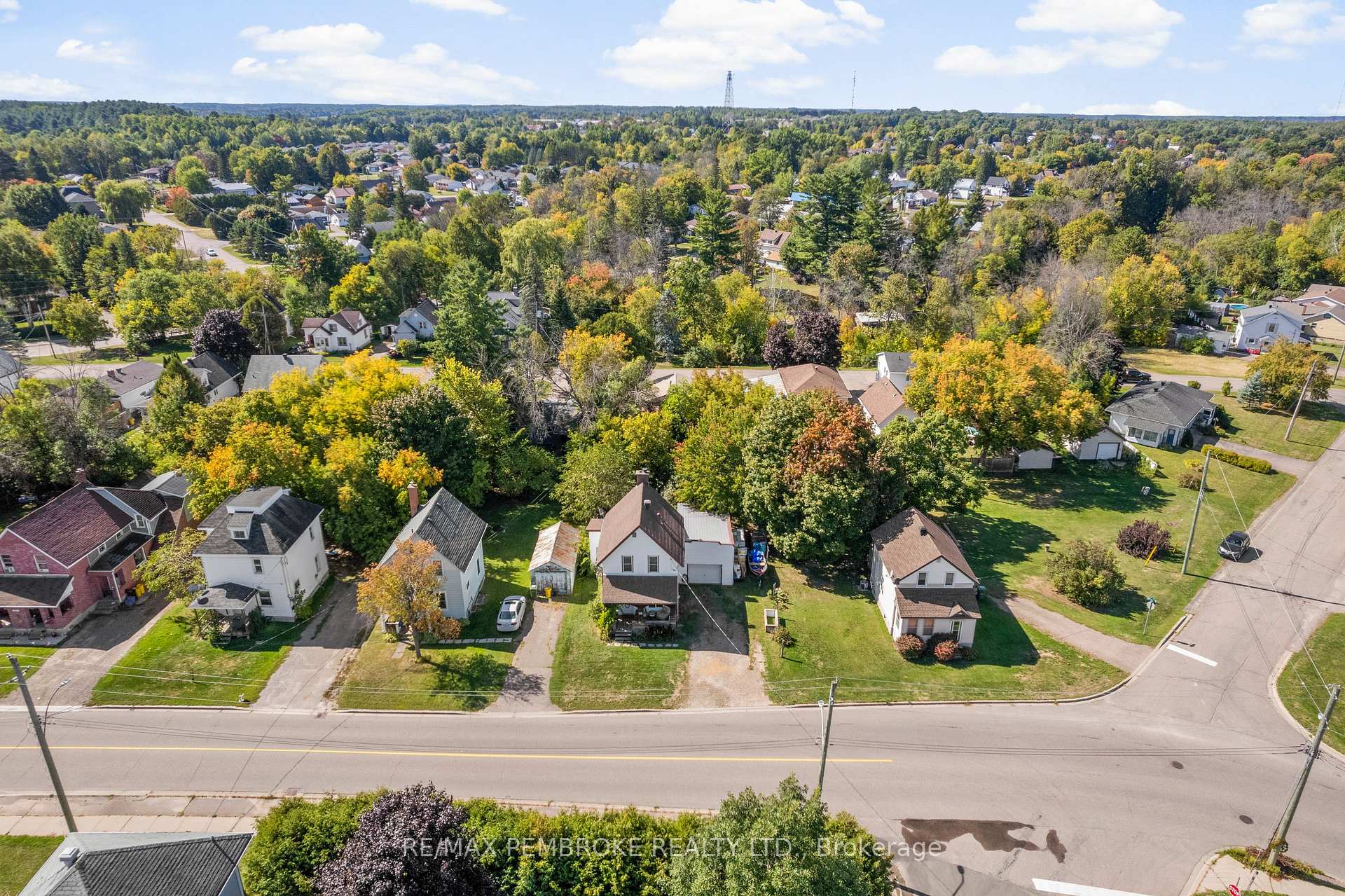 Photo 4 of 570 Eganville Road, Pembroke, Pembroke — HOMEH