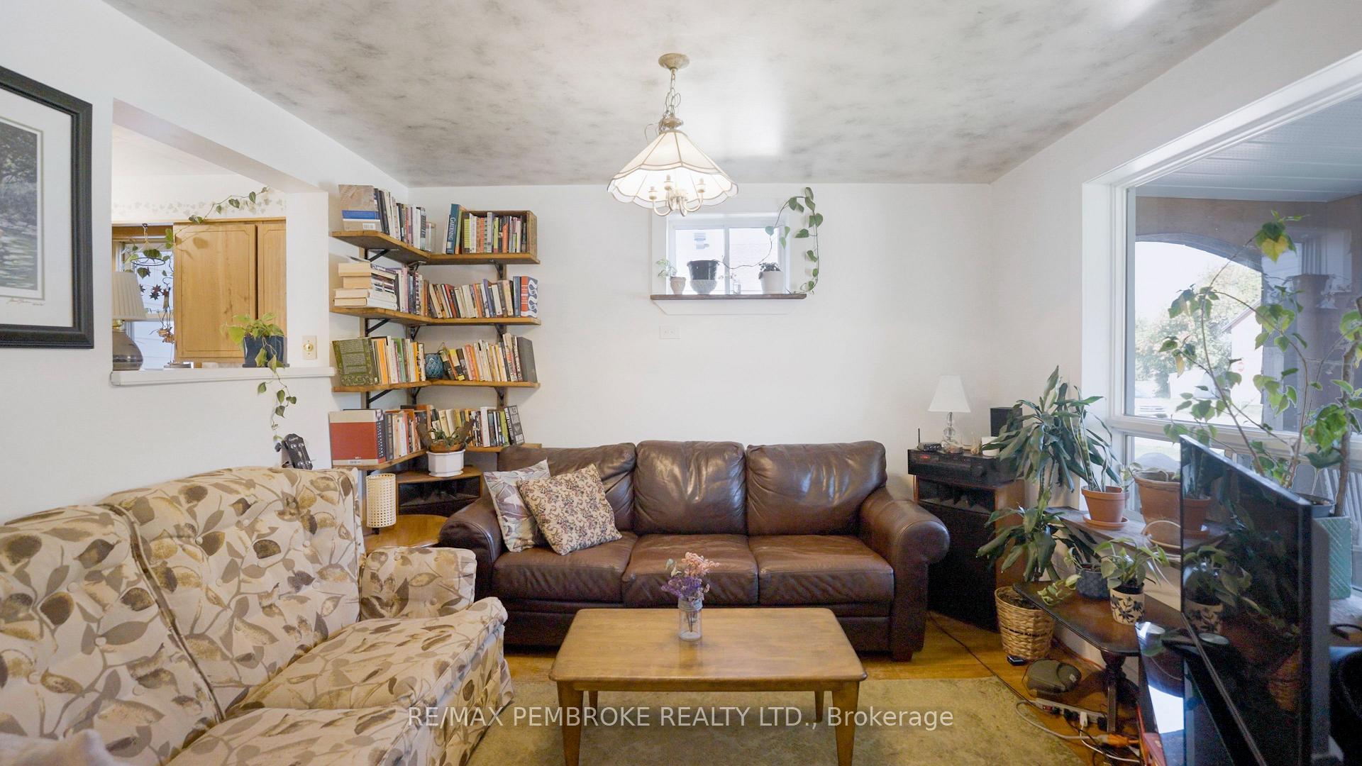 Photo 15 of 570 Eganville Road, Pembroke, Pembroke — HOMEH