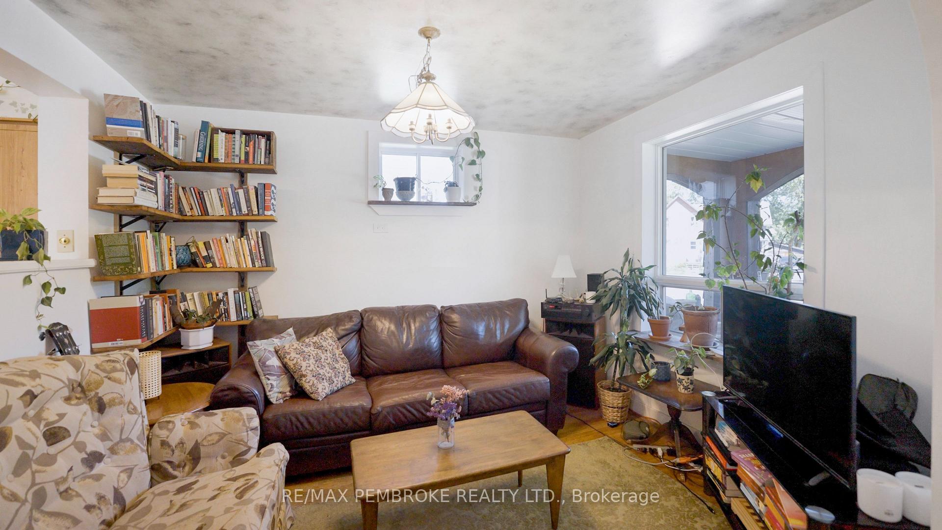 Photo 16 of 570 Eganville Road, Pembroke, Pembroke — HOMEH