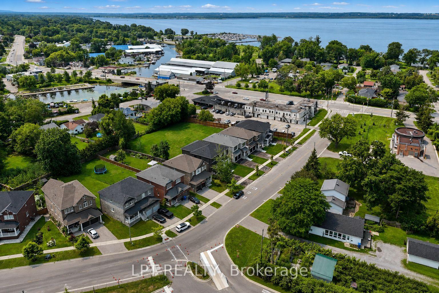 Photo 6 of 7 Richmond Park Drive, Georgina, Keswick North — HOMEH