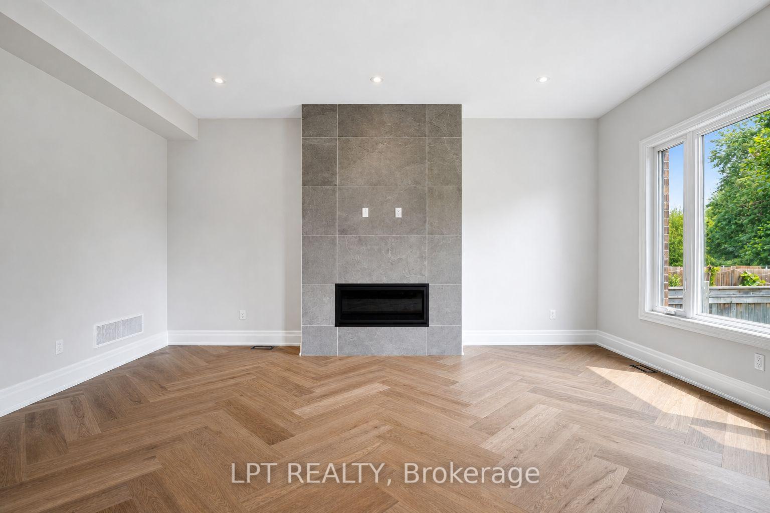 Photo 8 of 7 Richmond Park Drive, Georgina, Keswick North — HOMEH