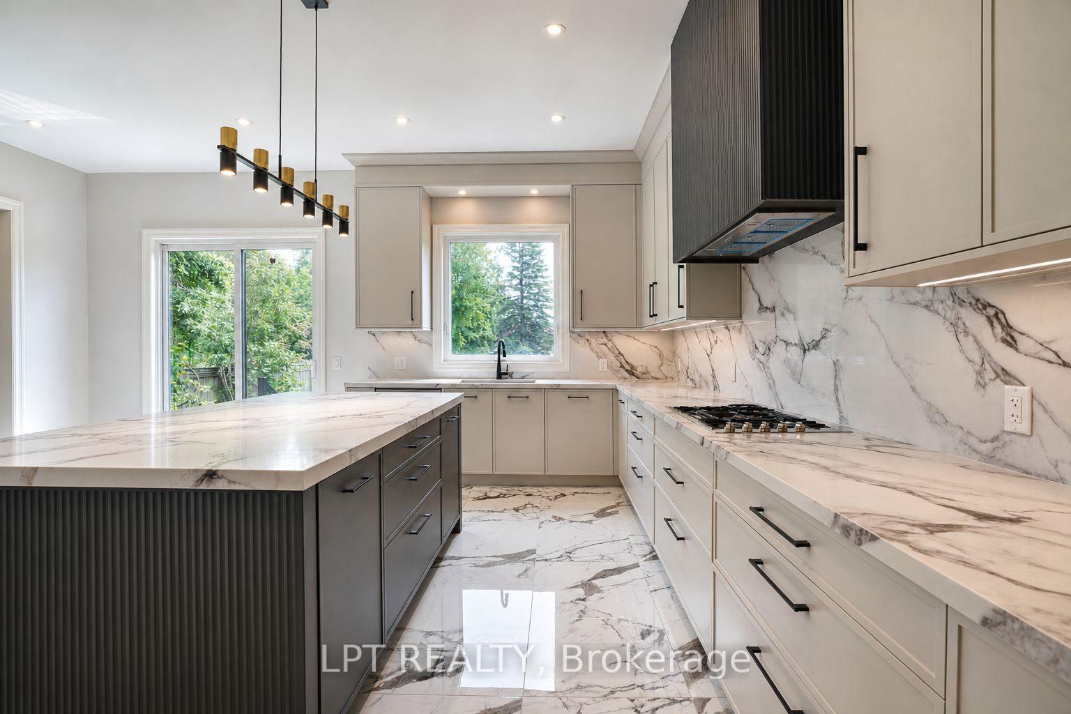 Photo 12 of 7 Richmond Park Drive, Georgina, Keswick North — HOMEH