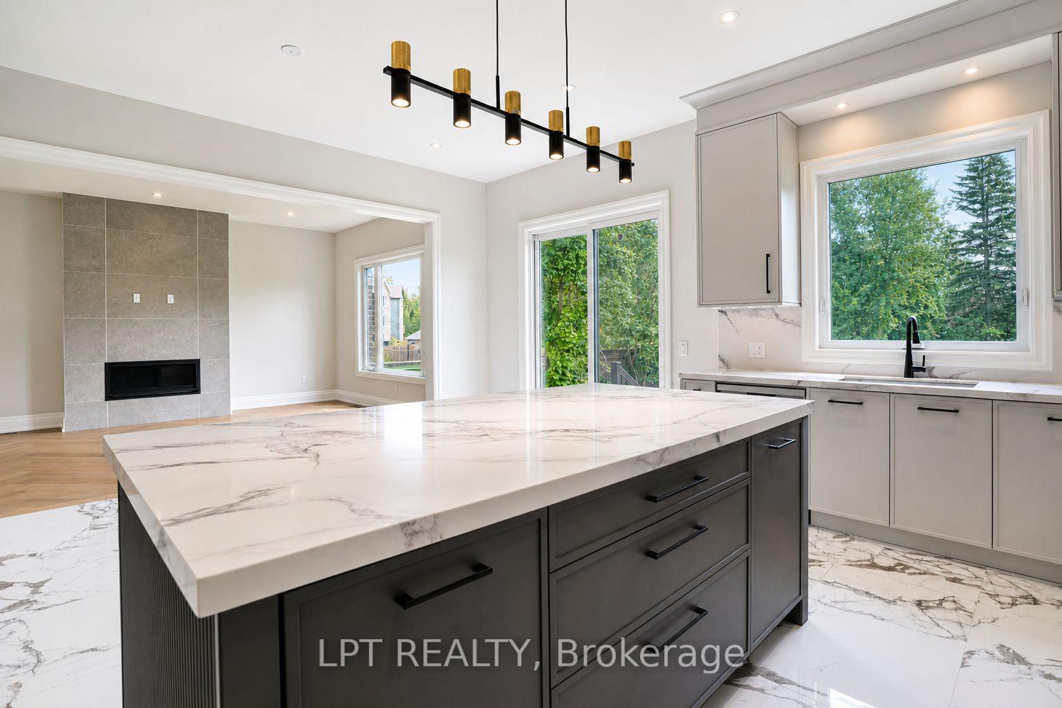 Photo 15 of 7 Richmond Park Drive, Georgina, Keswick North — HOMEH
