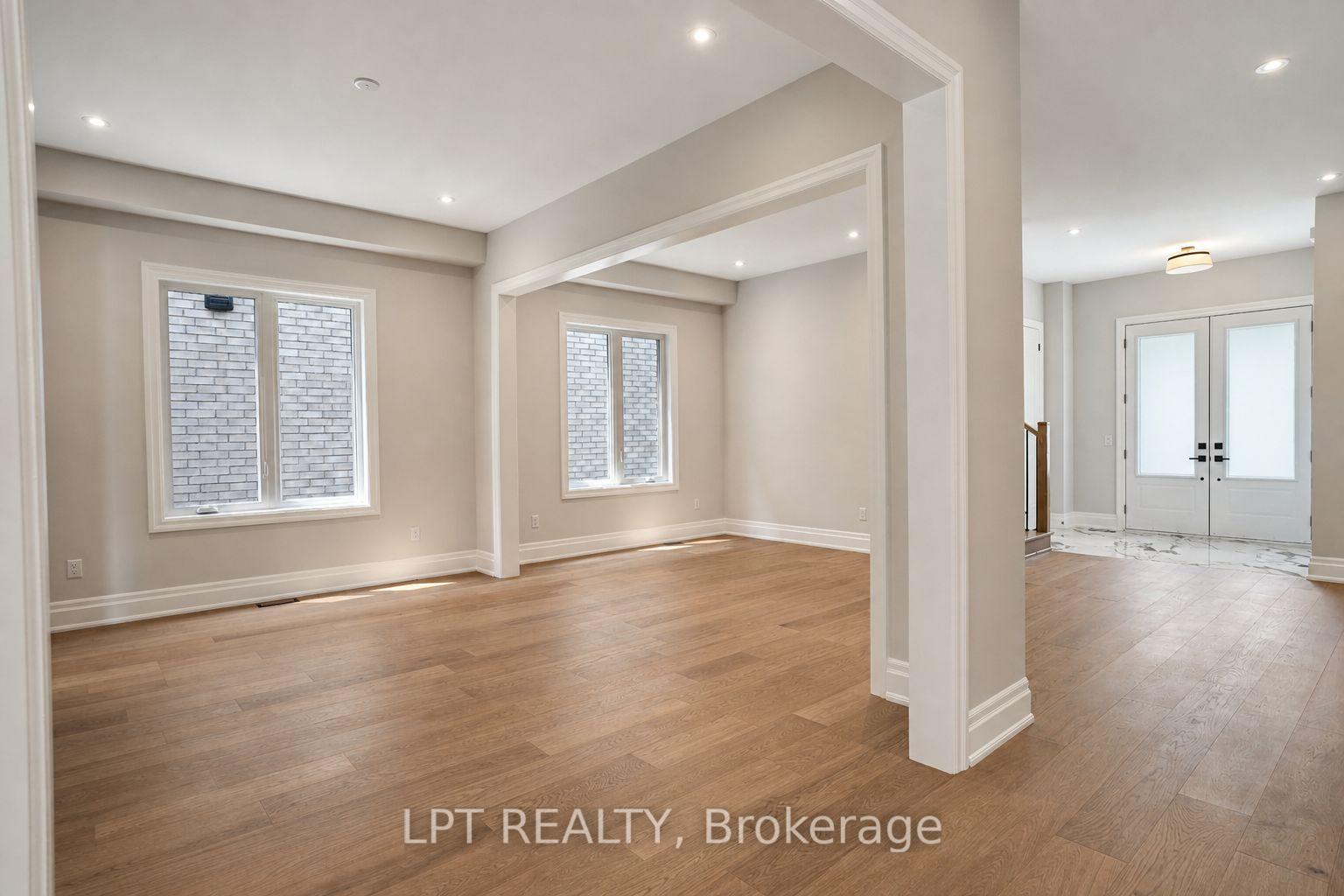 Photo 18 of 7 Richmond Park Drive, Georgina, Keswick North — HOMEH