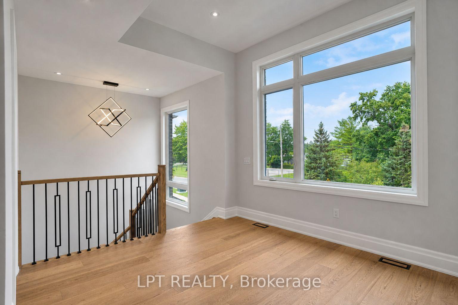 Photo 23 of 7 Richmond Park Drive, Georgina, Keswick North — HOMEH