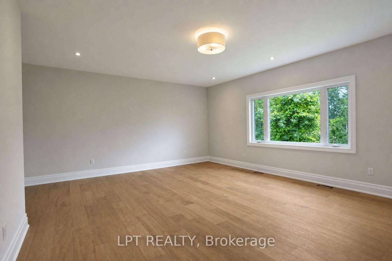 Photo 25 of 7 Richmond Park Drive, Georgina, Keswick North — HOMEH