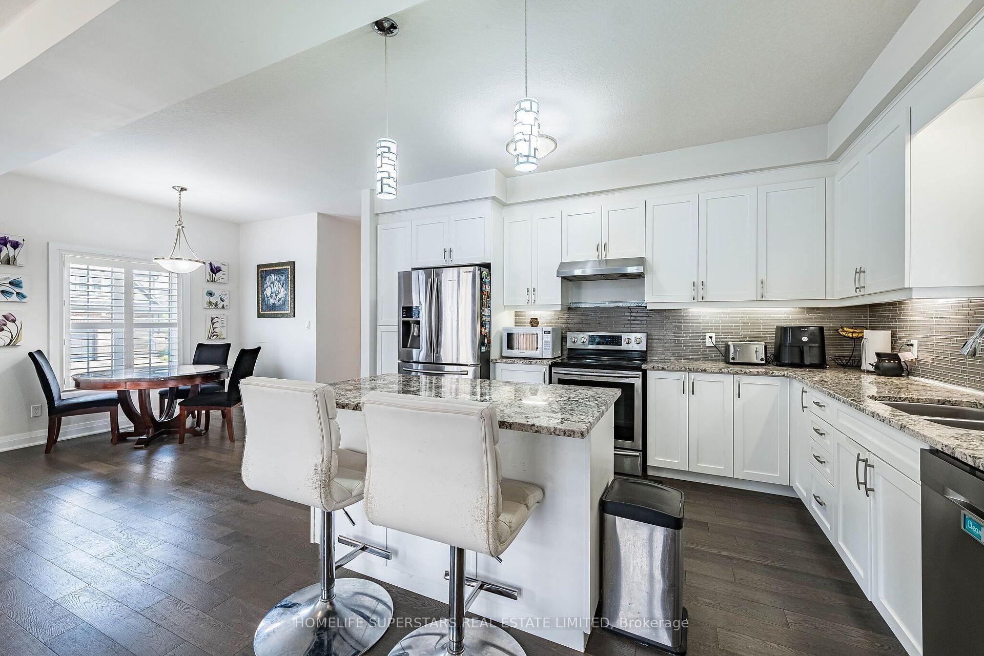 Photo 10 of 284 Sweet Gale Street, Waterloo, Columbia Forest/Clair Hills — HOMEH