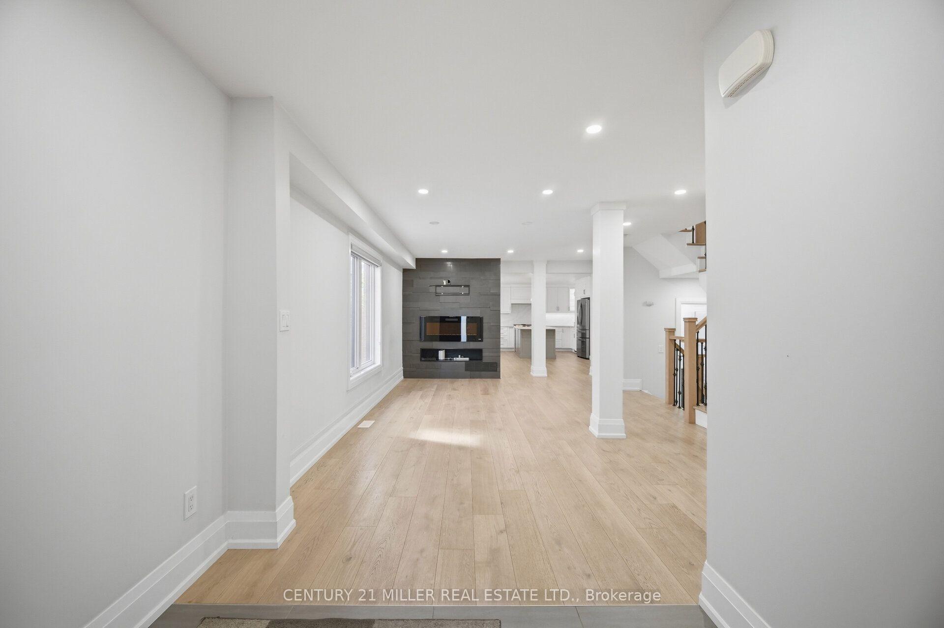 Photo 12 of 689 Macbeth Heights, Mississauga, Meadowvale Village — HOMEH