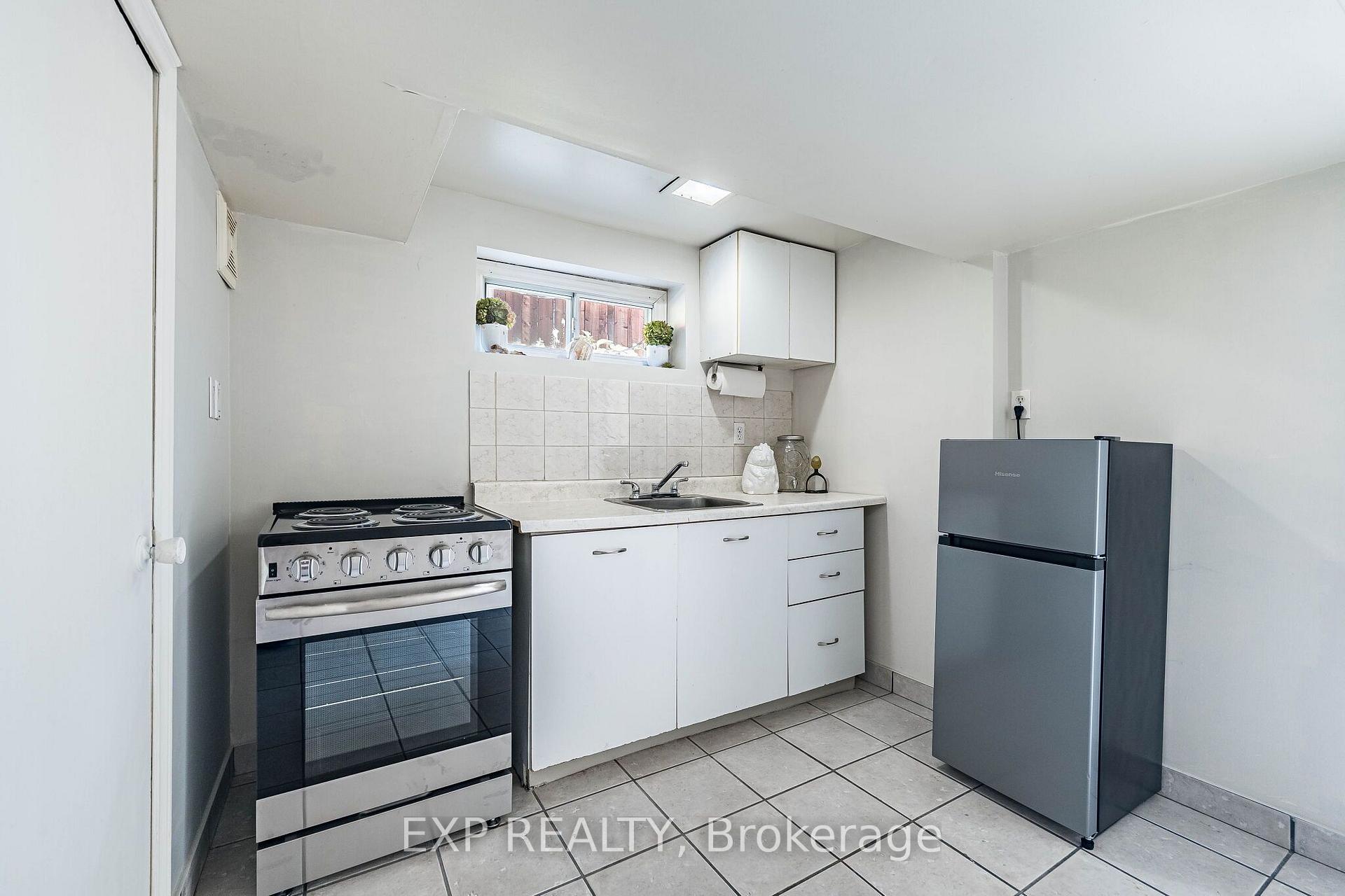 Photo 19 of 1288 Playford Road, Mississauga, Clarkson — HOMEH
