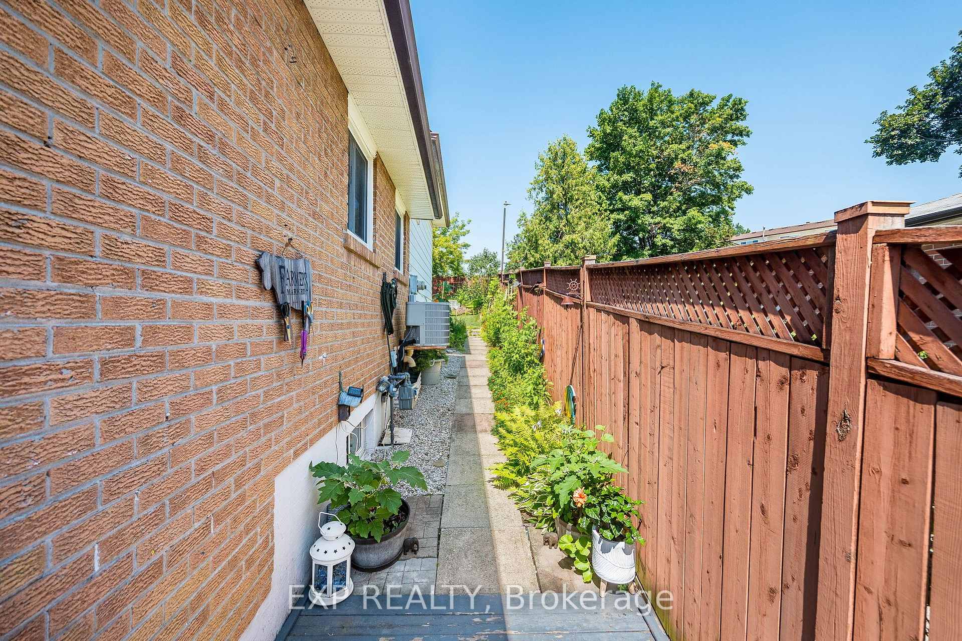 Photo 22 of 1288 Playford Road, Mississauga, Clarkson — HOMEH