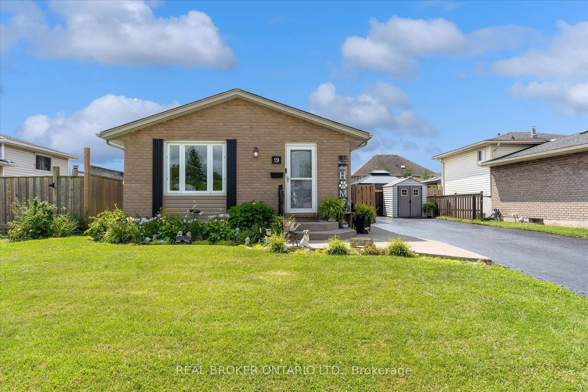 Photo 1 of 19 Acadia Drive, Welland, Prince Charles — HOMEH