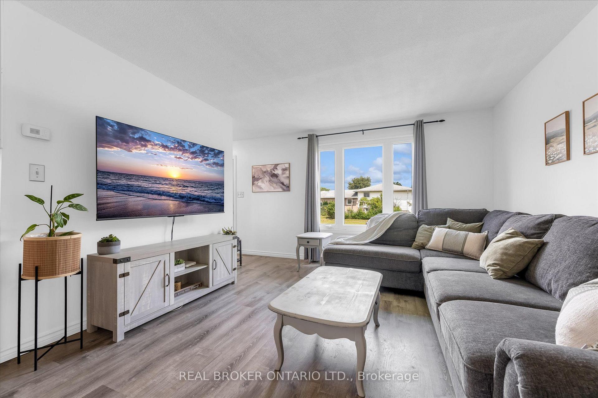 Photo 6 of 19 Acadia Drive, Welland, Prince Charles — HOMEH
