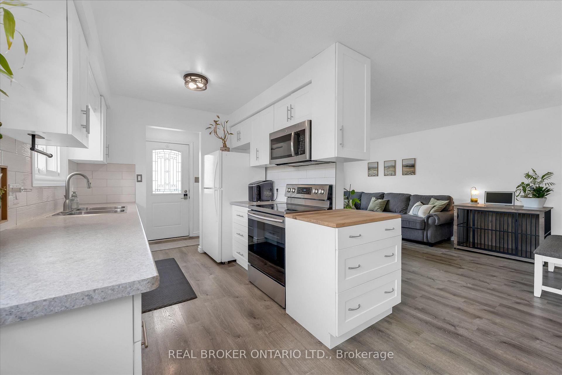 Photo 9 of 19 Acadia Drive, Welland, Prince Charles — HOMEH
