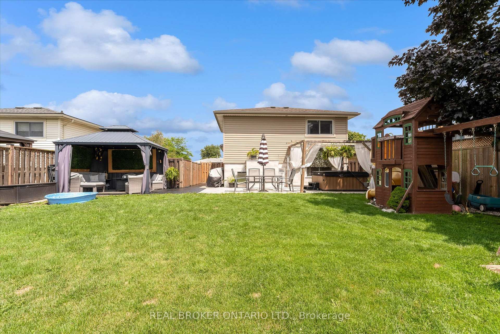 Photo 31 of 19 Acadia Drive, Welland, Prince Charles — HOMEH
