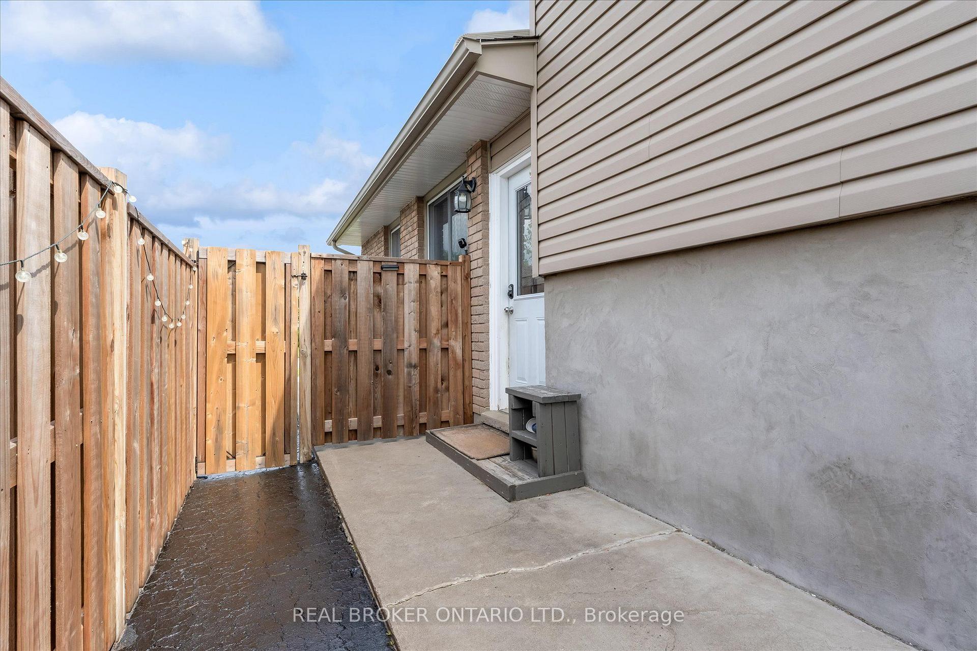 Photo 33 of 19 Acadia Drive, Welland, Prince Charles — HOMEH