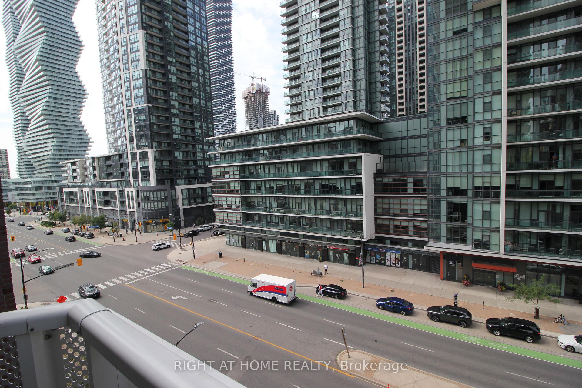 Photo 5 of Unit 602, 4065 Confederation Parkway, Mississauga, City Centre — HOMEH